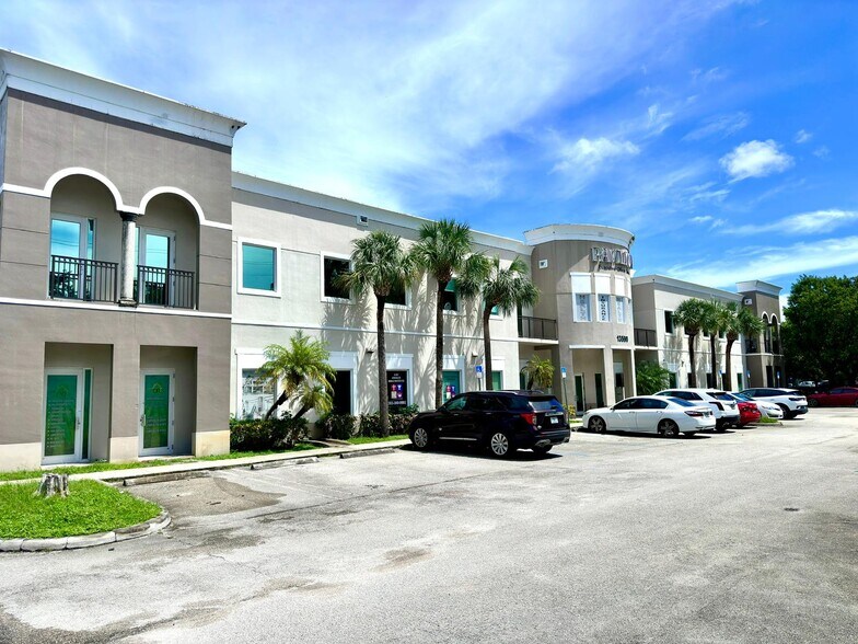 13590 SW 134th Ave, Miami, FL à vendre - Photo de l’immeuble – Image 3 sur 7