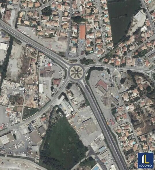 Local commercial dans Fos-sur-Mer à louer - Photo de l’immeuble – Image 1 sur 4