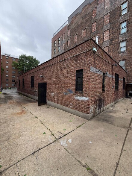 984 Myrtle Ave, Brooklyn, NY à louer - Photo de l’immeuble – Image 2 sur 3