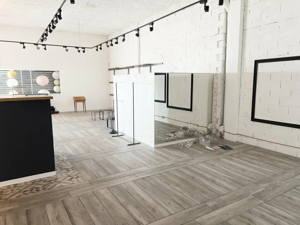 Local commercial dans Vitrolles à louer Photo de l’immeuble– Image 1 sur 5