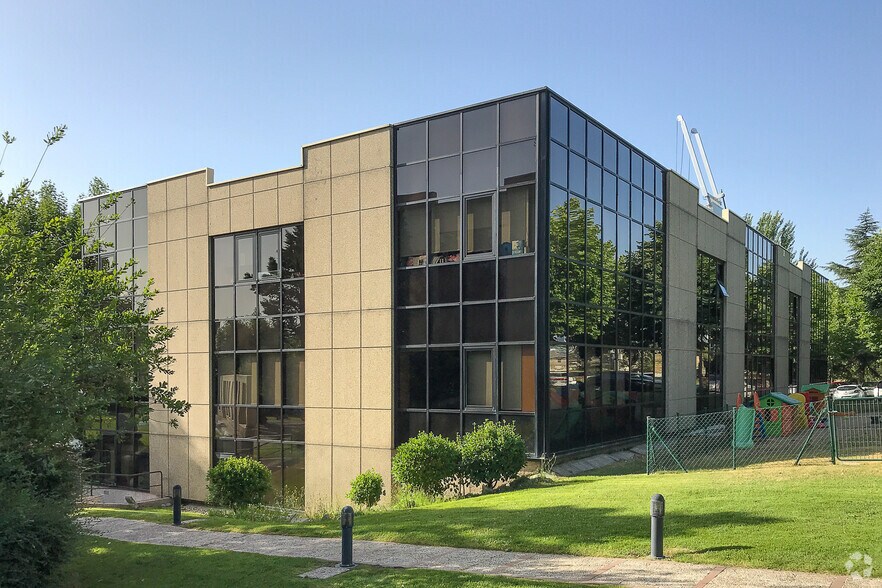 Calle de la Azalea, 1, Alcobendas, Madrid à louer - Photo de l’immeuble – Image 2 sur 2