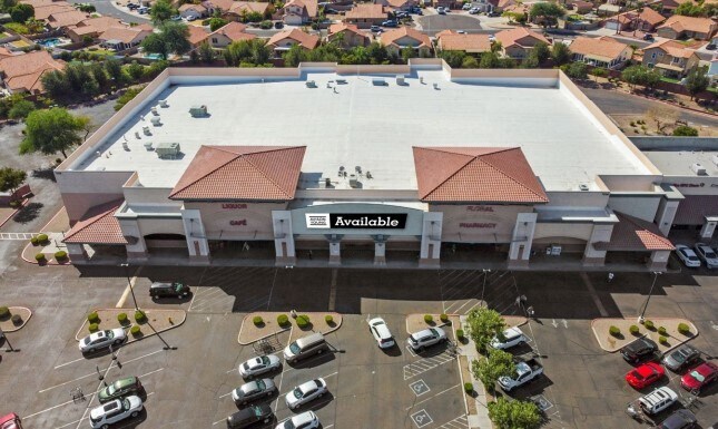 7586 W Thunderbird Rd, Peoria, AZ à louer - Photo de l’immeuble – Image 3 sur 5