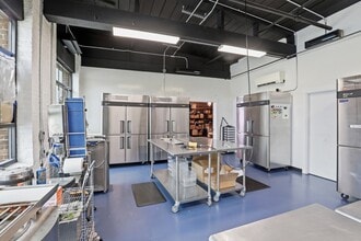 6 Chestnut St, Amesbury, MA à louer Photo intérieure– Image 2 sur 16