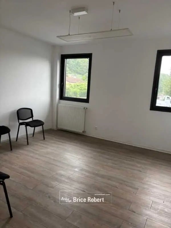 Plus de détails pour Industriel/Logistique à louer