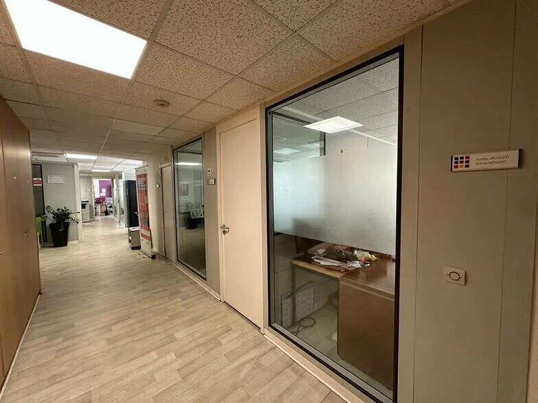 Bureau dans Strasbourg à vendre - Photo de l’immeuble – Image 3 sur 7