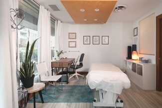 Plus de détails pour 1440 George St, White Rock, BC - Local commercial à louer