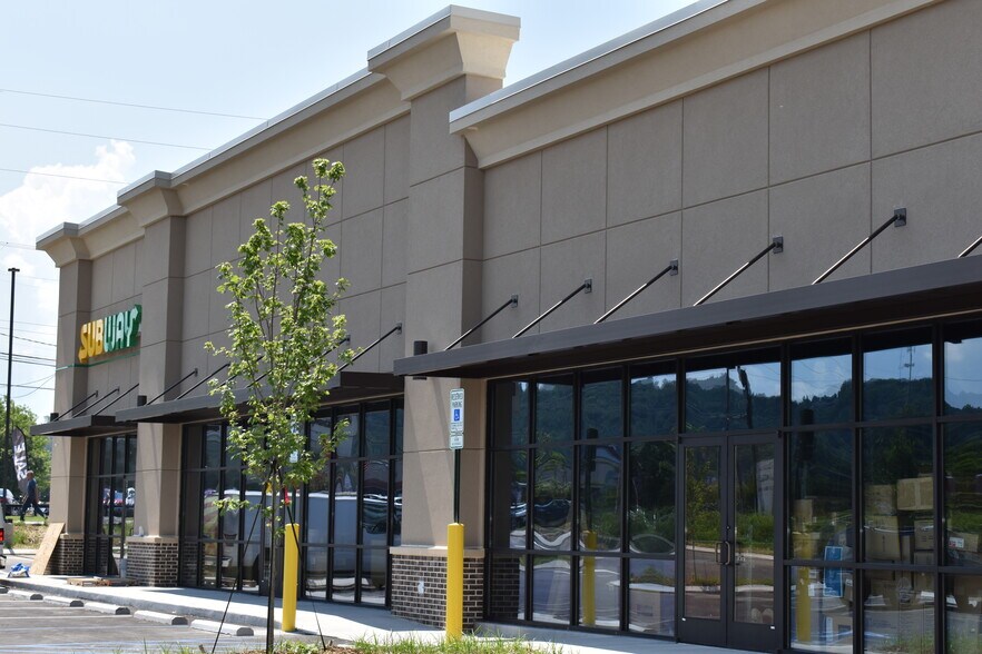 7635 Lee Hwy, Chattanooga, TN à louer - Photo de l’immeuble – Image 2 sur 30