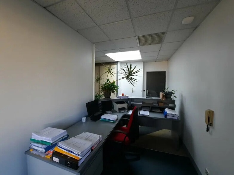 Bureau dans Mont-Saint-Aignan à louer - Photo de l’immeuble – Image 3 sur 11