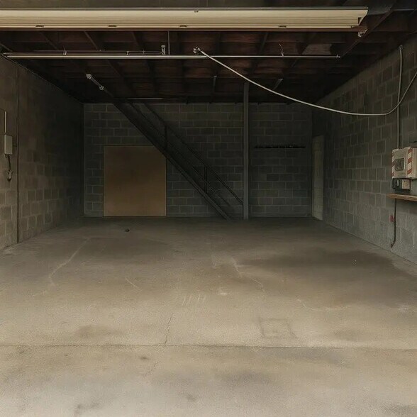 Local d'activités dans Blanzy à vendre - Photo intérieure – Image 2 sur 2