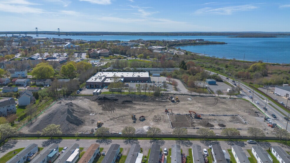 300 Coddington Hwy, Middletown, RI à vendre - Photo de l’immeuble – Image 2 sur 11