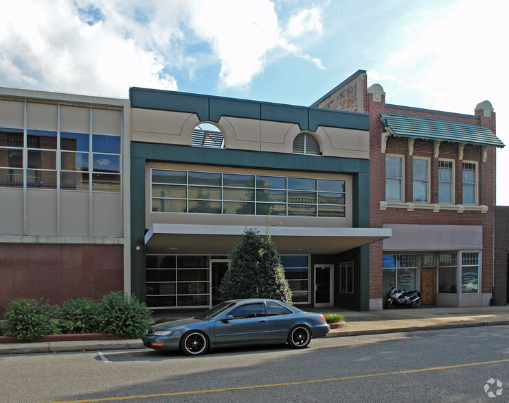 257-259 W Main Ave, Gastonia, NC à louer - Photo de l’immeuble – Image 2 sur 10