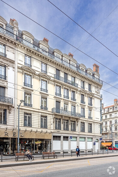 49 Avenue Maréchal De Saxe, Lyon à vendre - Photo de l’immeuble – Image 2 sur 21