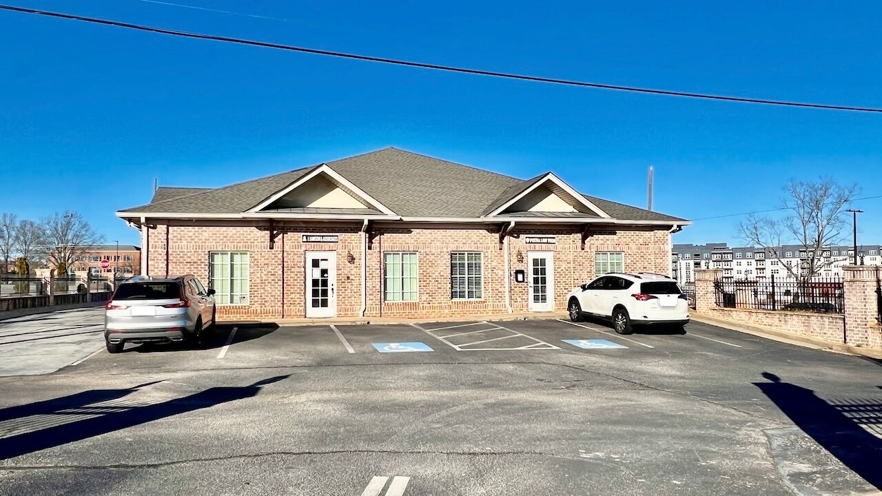 535 Queen City Pky, Gainesville, GA à louer Photo principale– Image 1 sur 16