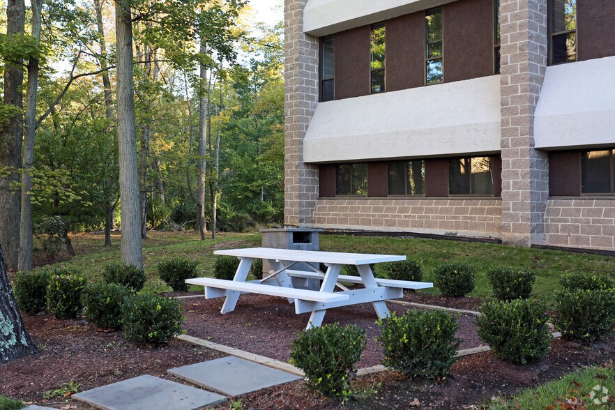 714 N Bethlehem Pike, Lower Gwynedd, PA à vendre - Photo de l’immeuble – Image 3 sur 3