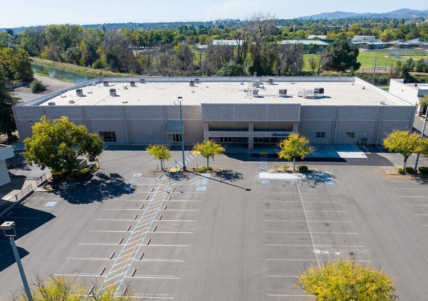 1876-1880 Park Marina Dr, Redding, CA à louer - Photo de l’immeuble – Image 1 sur 18