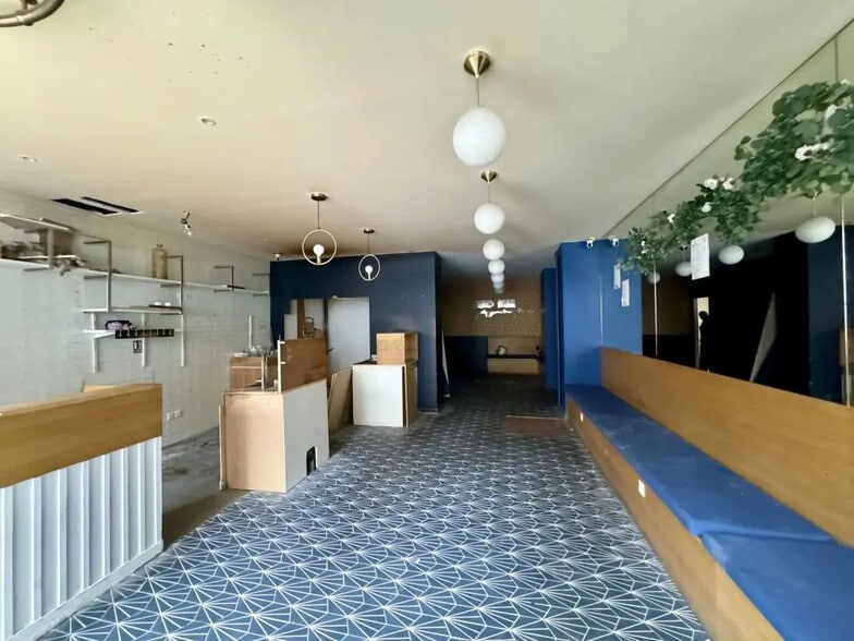 Local commercial dans Paris à louer - Photo de l’immeuble – Image 3 sur 10