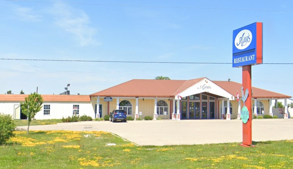 28537 Centre Rd, Strathroy, ON à louer - Photo principale – Image 1 sur 17