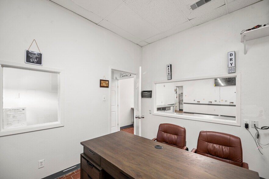 1212 13th St, Galveston, TX à louer - Photo de l’immeuble – Image 2 sur 12