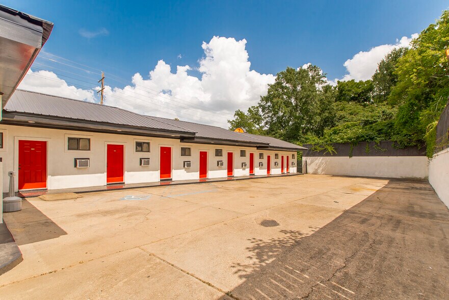 2020 Highland Rd, Baton Rouge, LA à vendre - Photo de l’immeuble – Image 2 sur 25