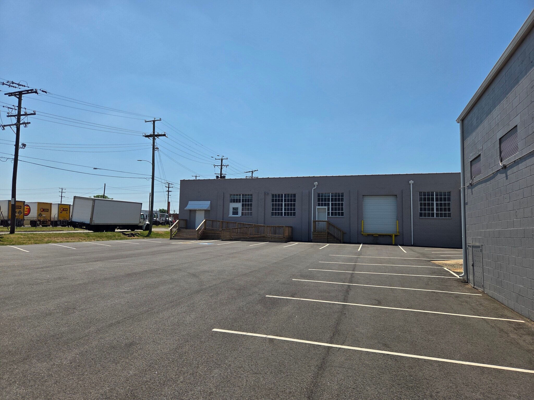 815 Dinwiddie Ave, Richmond, VA à vendre Photo de l’immeuble– Image 1 sur 15