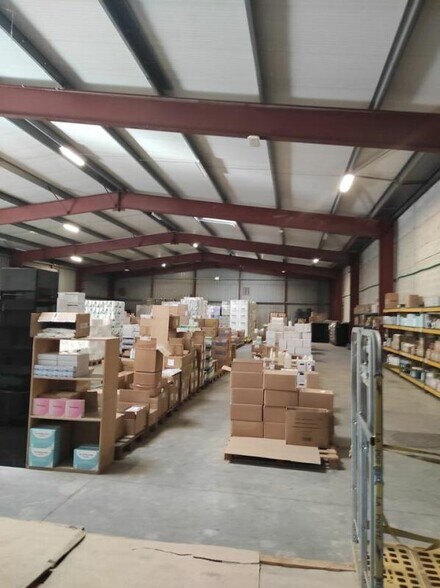 Industriel/Logistique dans Septèmes-les-Vallons à louer - Photo de l’immeuble – Image 1 sur 6
