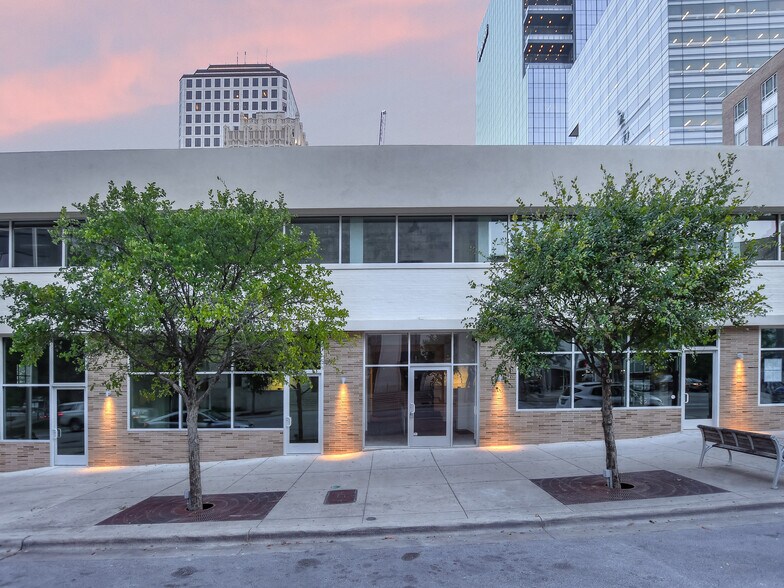 119 W 8th St, Austin, TX à louer - Photo de l’immeuble – Image 2 sur 7