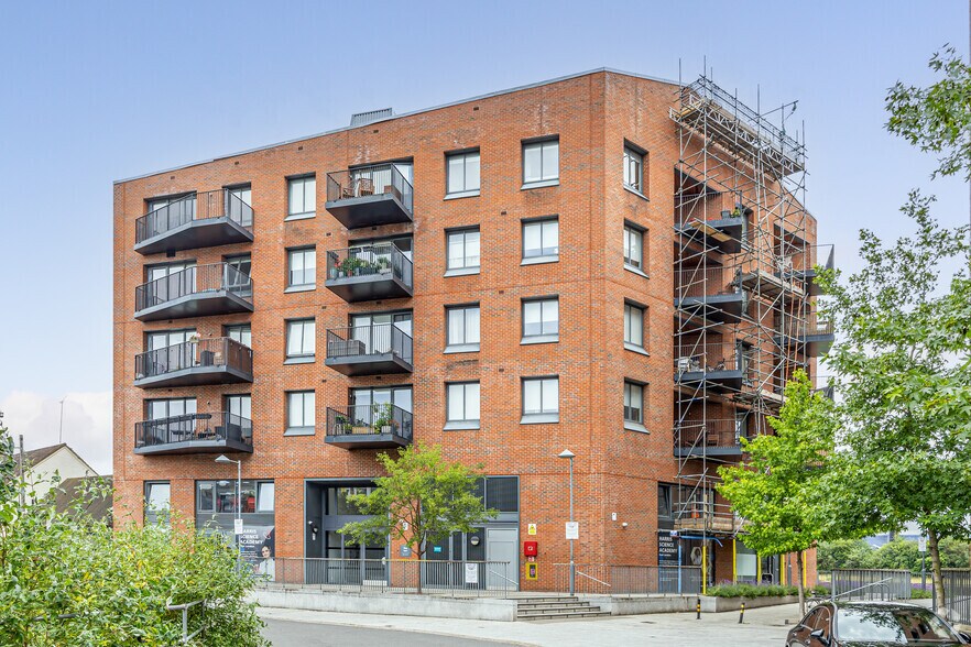 18 Gillender St, Londres à vendre - Photo principale – Image 1 sur 6