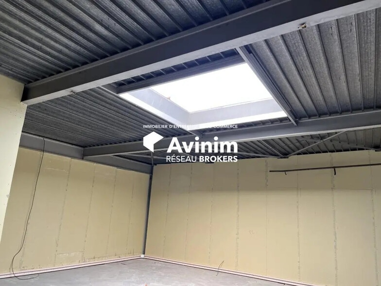 Local d'activités dans Saint-Étienne à vendre - Photo intérieure – Image 1 sur 15