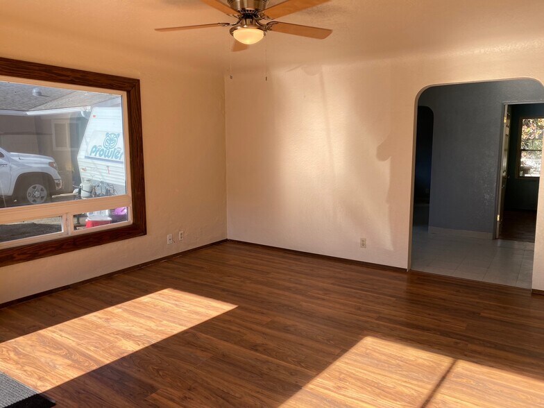 2621 Bowman Rd, Reedsport, OR à vendre - Photo de l’immeuble – Image 3 sur 22