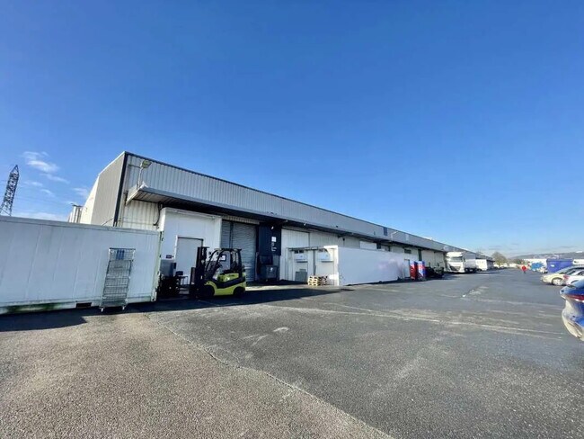 Plus de détails pour Local d’activités à vendre