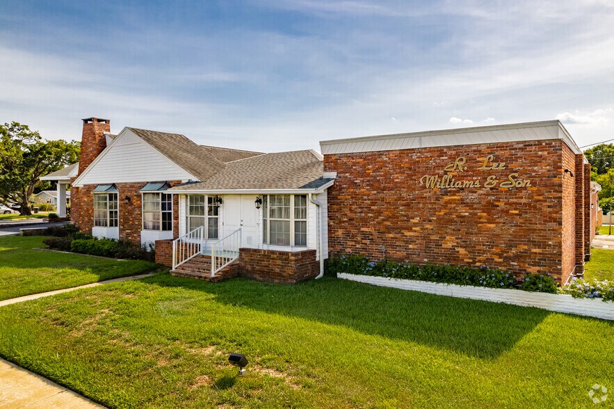 3530 49th St N, Saint Petersburg, FL à vendre - Photo principale – Image 3 sur 4