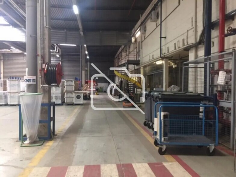 Industriel/Logistique dans Wissous à louer - Photo de l’immeuble – Image 3 sur 3