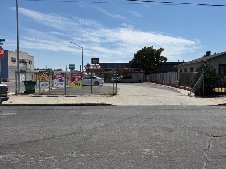 1641 N Wilson Way, Stockton, CA à vendre - Photo de l’immeuble – Image 2 sur 4