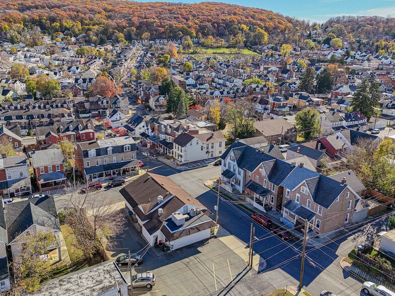 754 Cherokee st, Fountain Hill, PA à vendre - Photo de l’immeuble – Image 3 sur 57