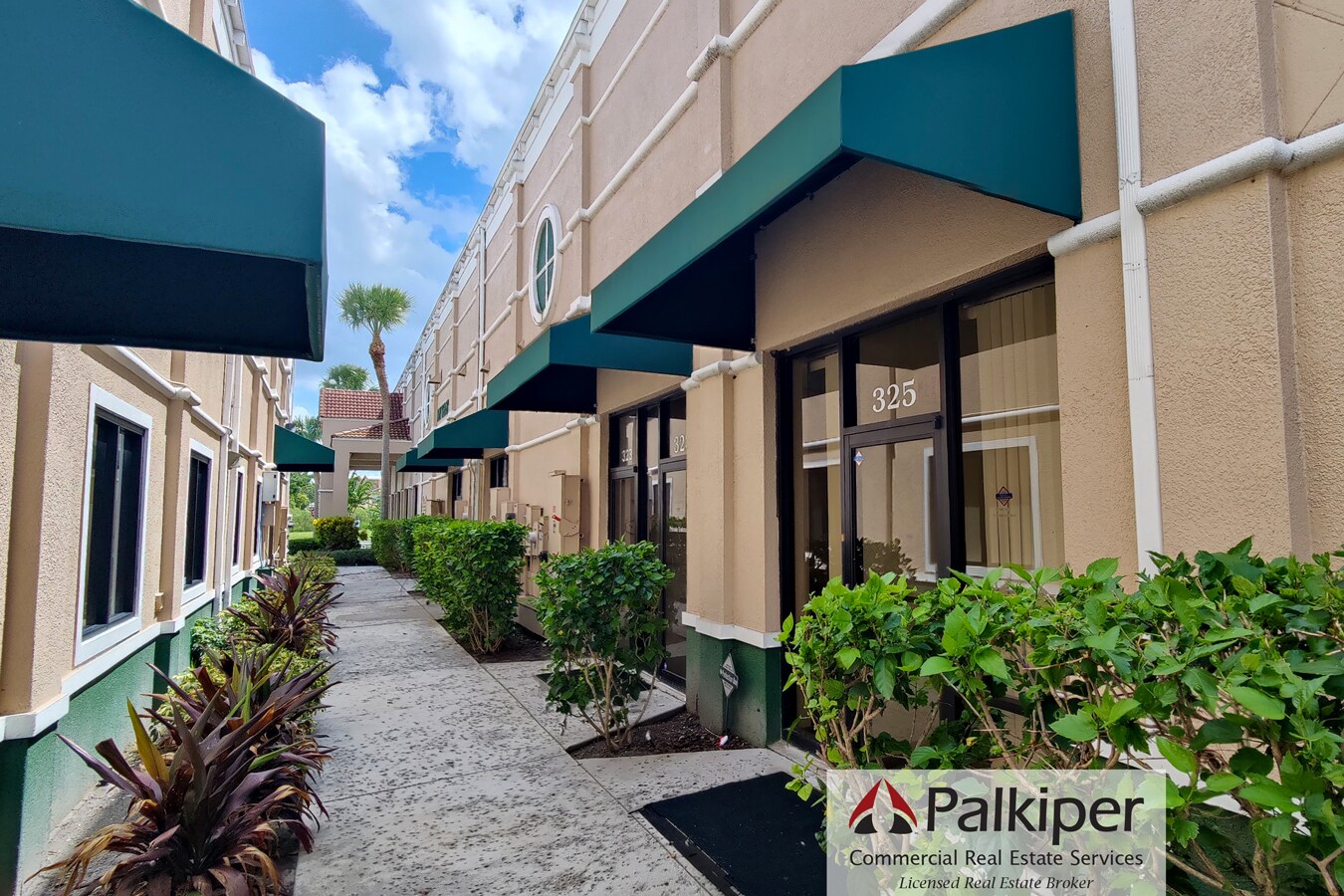 323 W Oak St, Kissimmee, FL à louer Photo de l’immeuble– Image 1 sur 7