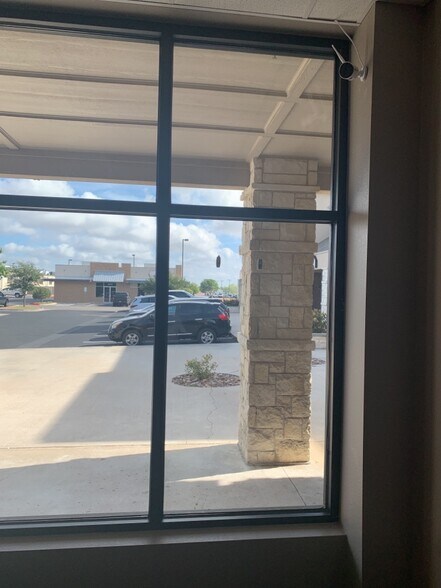 2710 S Clear Creek Rd, Killeen, TX à louer - Photo de l’immeuble – Image 2 sur 6