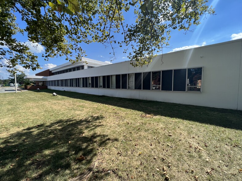 199 Scoles Ave, Clifton, NJ à louer - Photo de l’immeuble – Image 3 sur 5