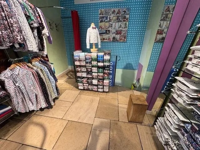 Local commercial dans Paris à louer - Photo intérieure – Image 2 sur 7