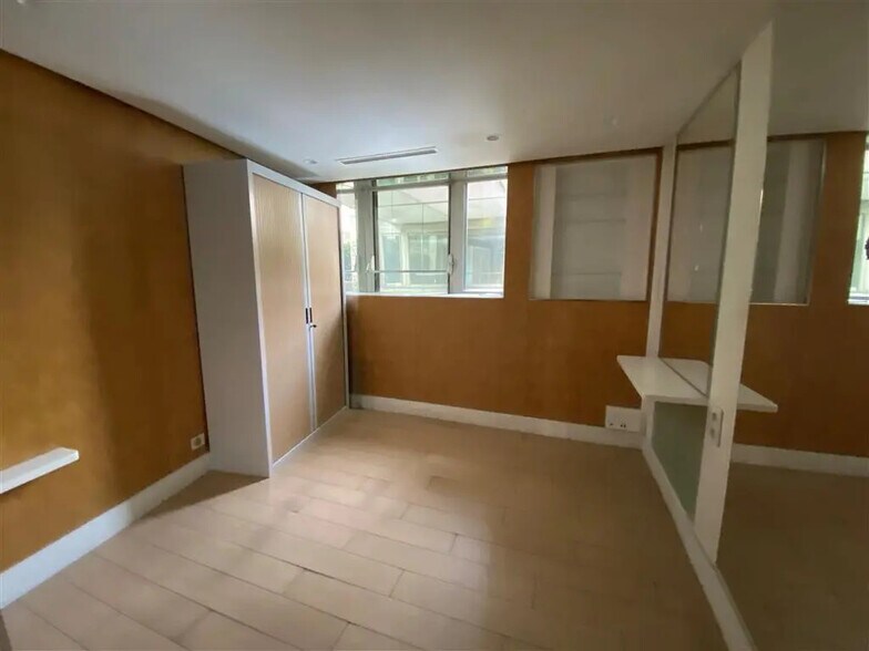 Bureau dans Paris à louer - Photo de l’immeuble – Image 3 sur 9