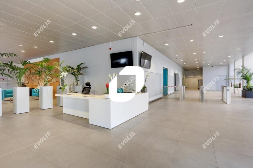 Bureau dans Pantin à vendre - Hall d’entrée – Image 2 sur 19
