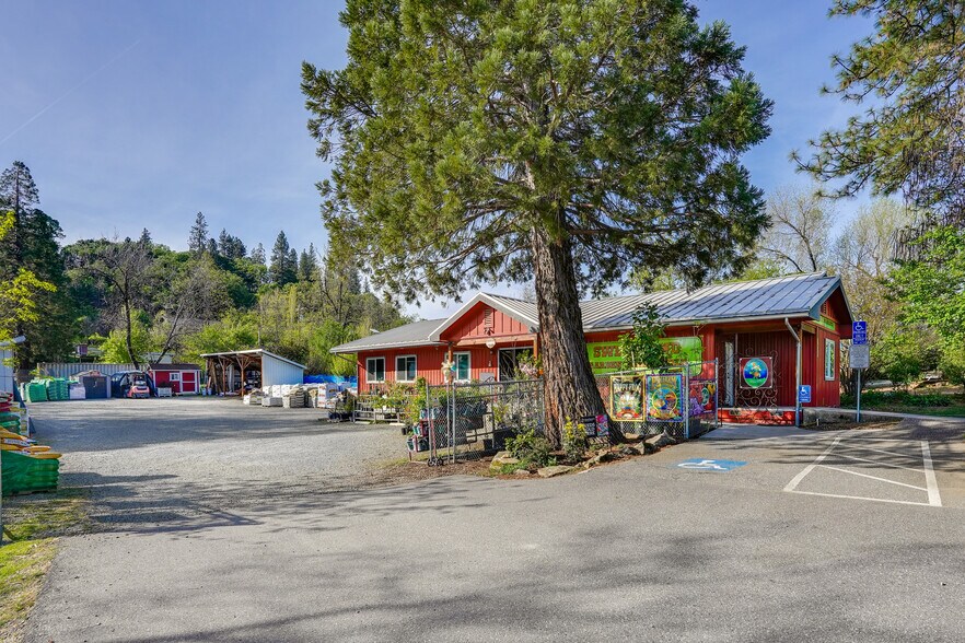 29435 CA-49 Hwy, North San Juan, CA à vendre - Photo de l’immeuble – Image 3 sur 23