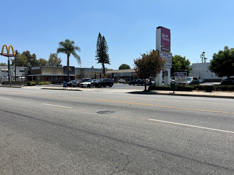8622-8634 Balboa Blvd, Northridge, CA à louer - Photo de l’immeuble – Image 2 sur 2