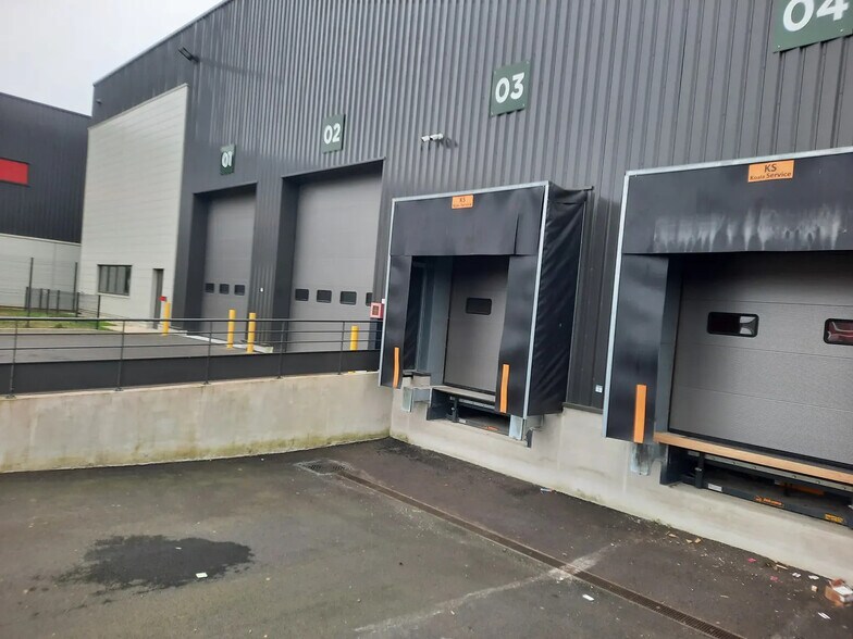 Industriel/Logistique dans Brie-Comte-Robert à louer - Photo de l’immeuble – Image 3 sur 6