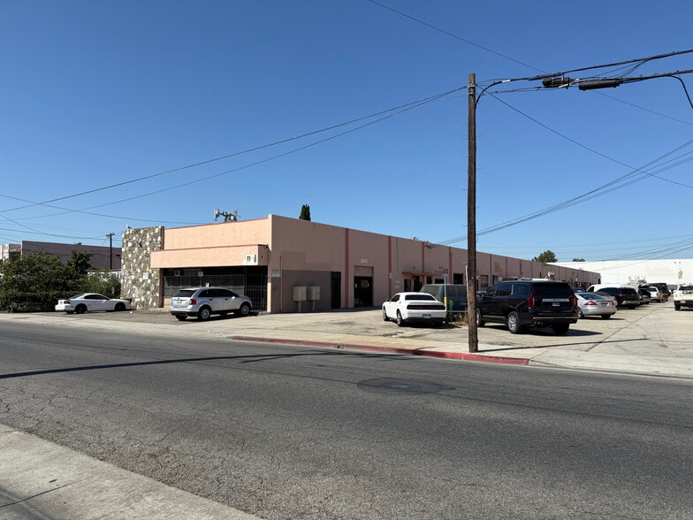 6001 Maywood Ave, Huntington Park, CA à vendre - Photo principale – Image 1 sur 5