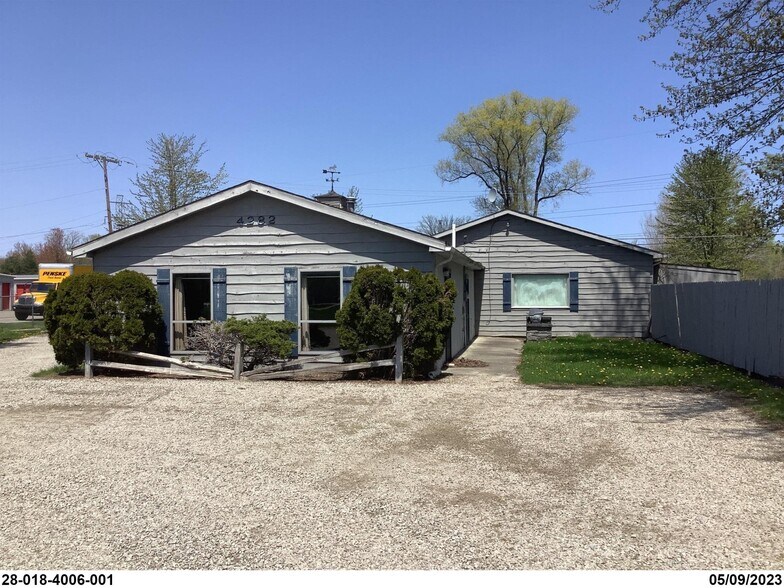 4282 Dove Rd, Port Huron, MI à louer - Photo principale – Image 1 sur 13