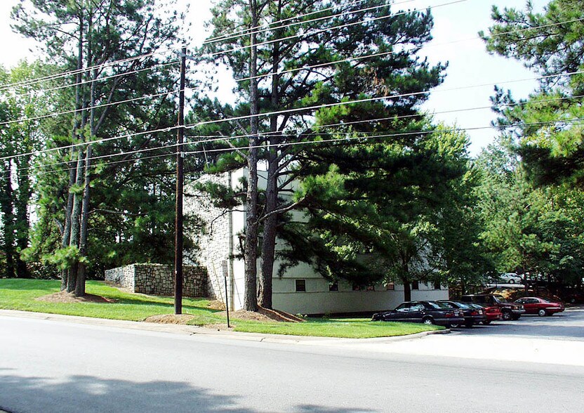 3700 Longview Dr, Chamblee, GA à vendre - Photo de l’immeuble – Image 2 sur 24