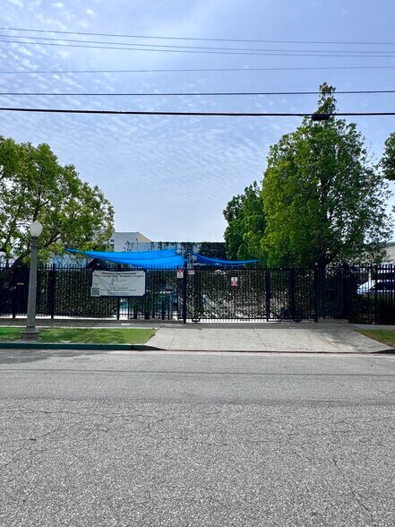72 W Bellevue Dr, Pasadena, CA à vendre - Photo de l’immeuble – Image 2 sur 9