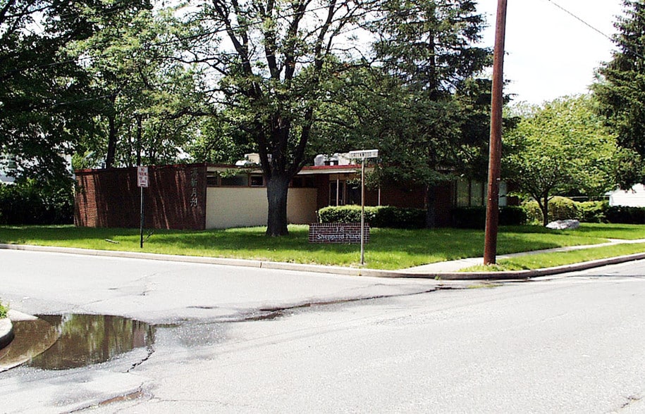 18 Sheppard Pl, Edison, NJ à louer - Photo principale – Image 1 sur 15