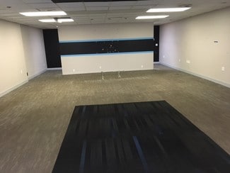 Plus de détails pour 1375 Mineral Spring Ave, North Providence, RI - Local commercial à louer