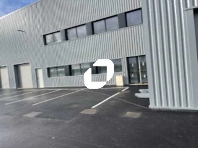 Plus de détails pour Bureau, Local d'activités à louer